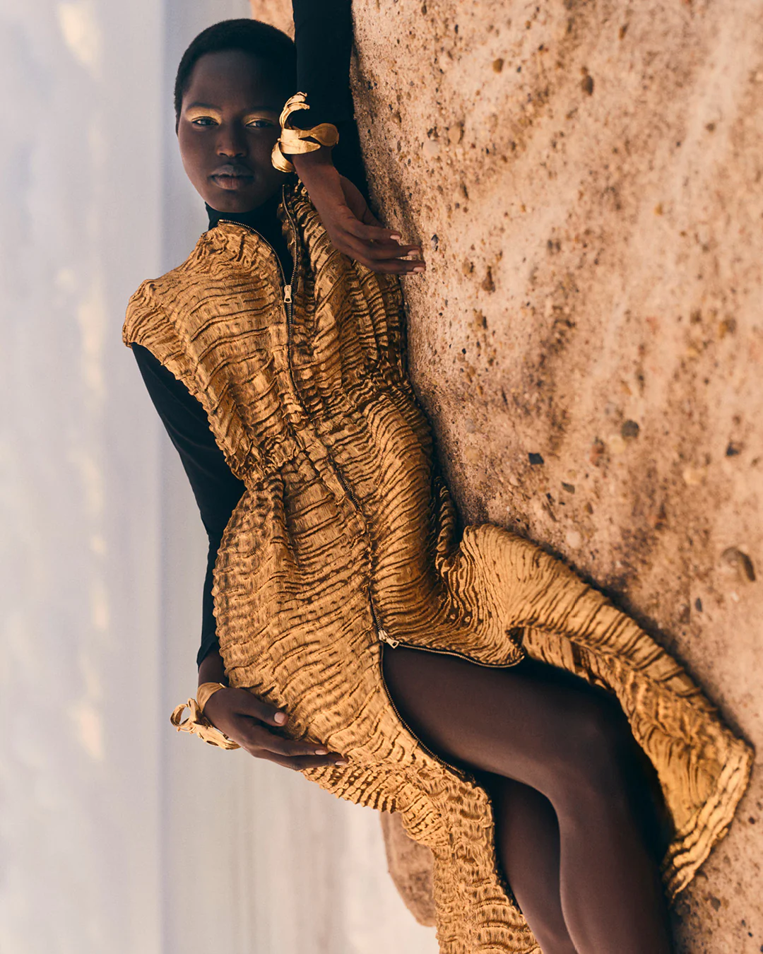Agathe Metallic Short Sleeve Coat - Oro - Image 8