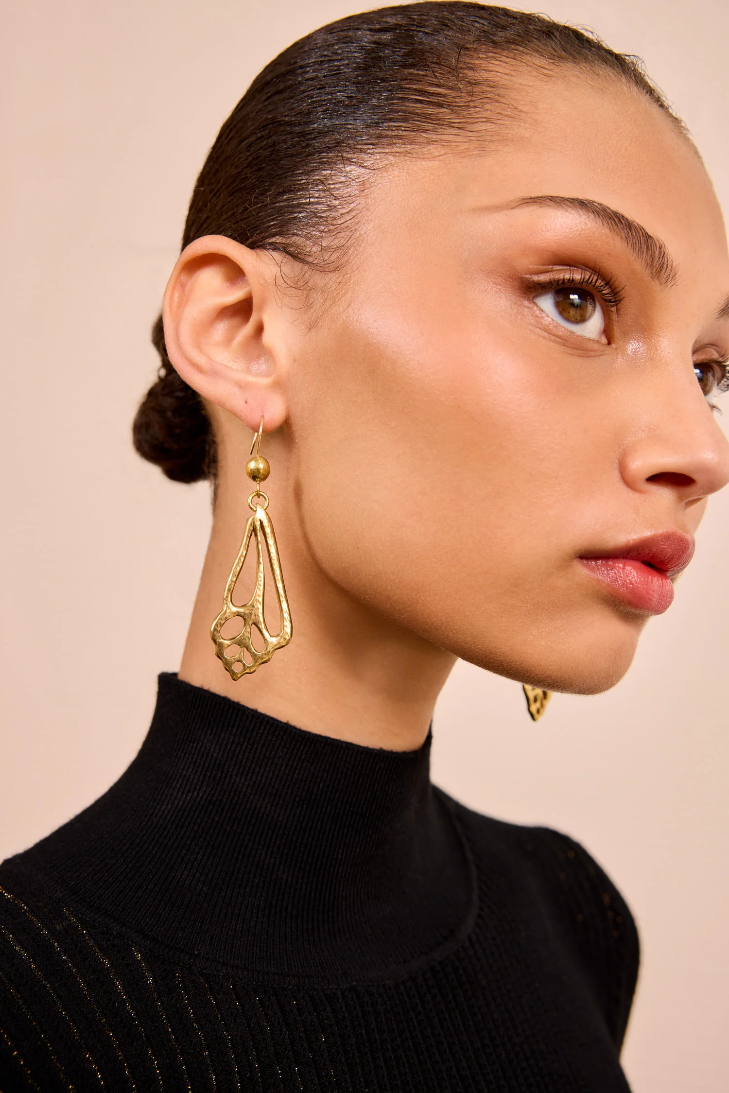 Shell Drop Earring - Brass - Image 3